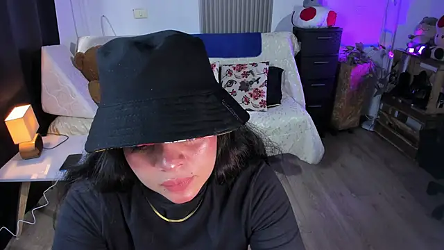 Cuttiealice online show from February 2025 05:42:01 PM