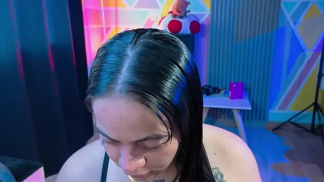 Cuttiealice online show from October 2025 03:42:01 PM