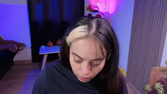 Cuttiealice online show from November 2025 11:36:02 AM