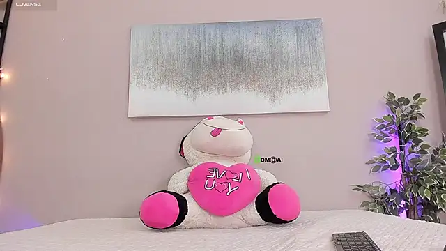 Snapshot of Briana_Wells_ chatting on October 2025 01:36:03 PM Briana Wells online show from October 2025 01:36:03 PM