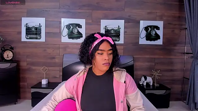 Snapshot of Briana_Wells_ chatting on July 2026 12:44:01 PM Briana Wells online show from July 2026 12:44:01 PM