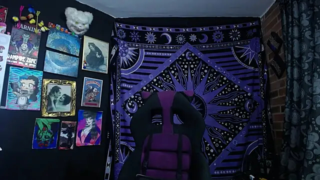 Yourmadame P online show from December 2025 12:27:02 AM