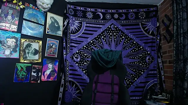 Snapshot of Yourmadame_P chatting on January 2026 01:44:02 AM Yourmadame P online show from January 2026 01:44:02 AM