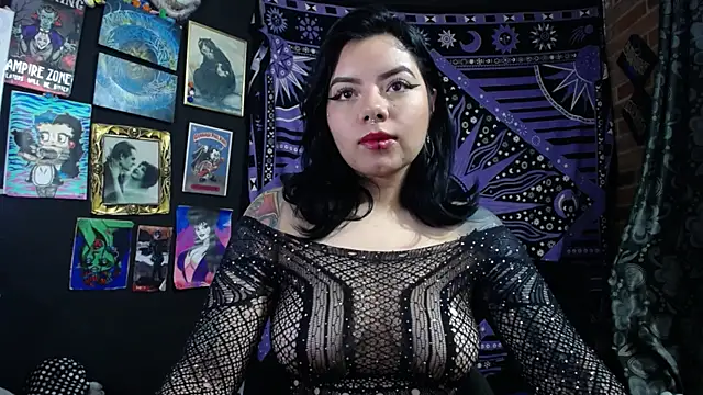 Snapshot of Yourmadame_P chatting on April 2026 04:03:02 AM Yourmadame P online show from April 2026 04:03:02 AM