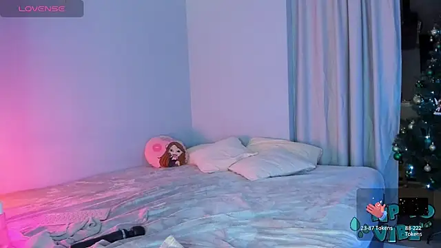 Snapshot of EllenMays chatting on December 2024 04:53:02 AM EllenMays online show from December 2024 04:53:02 AM