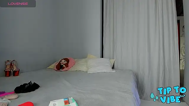 Snapshot of EllenMays chatting on February 2025 12:32:01 PM EllenMays online show from February 2025 12:32:01 PM