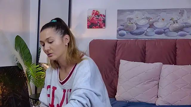 NicolLopeze online show from December 2024 10:27:01 AM