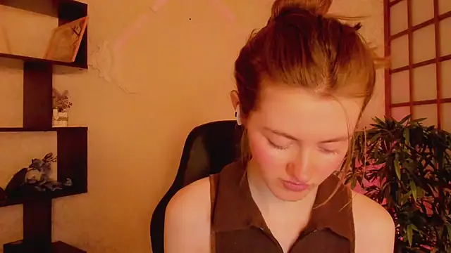 KateCuddle online show from March 2025 02:27:02 AM