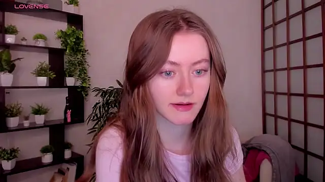 Snapshot of KateCuddle chatting on March 2026 02:39:02 AM KateCuddle online show from March 2026 02:39:02 AM