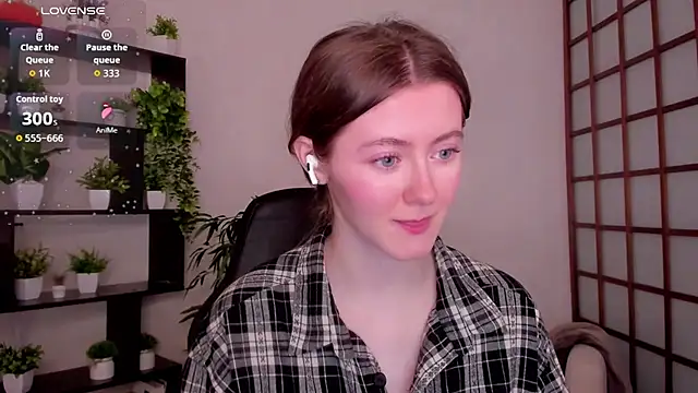 Snapshot of KateCuddle chatting on March 2026 03:00:02 AM KateCuddle online show from March 2026 03:00:02 AM