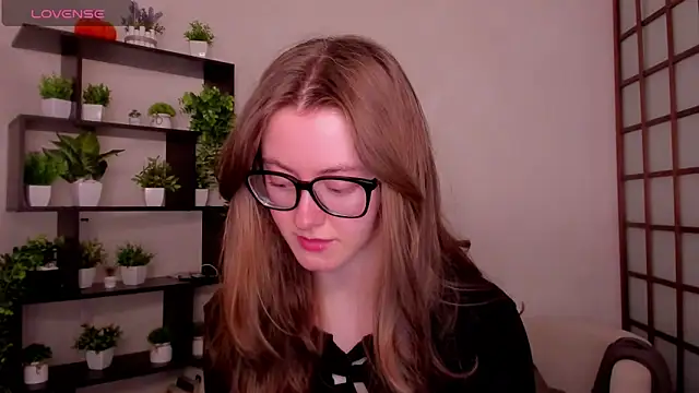 Snapshot of KateCuddle chatting on March 2026 02:38:02 AM KateCuddle online show from March 2026 02:38:02 AM