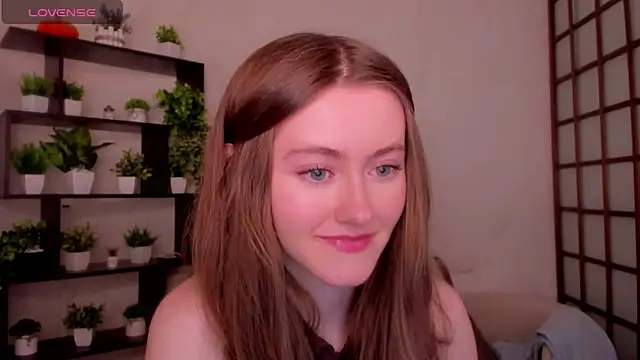 Snapshot of KateCuddle chatting on April 2026 02:53:02 AM KateCuddle online show from April 2026 02:53:02 AM