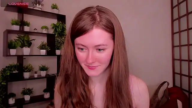 Snapshot of KateCuddle chatting on April 2026 02:33:02 AM KateCuddle online show from April 2026 02:33:02 AM