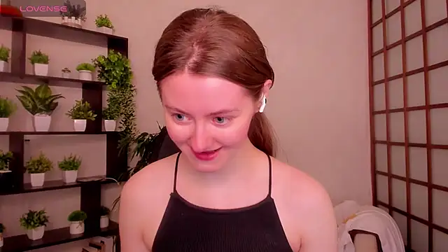 Snapshot of KateCuddle chatting on May 2026 02:07:02 AM KateCuddle online show from May 2026 02:07:02 AM