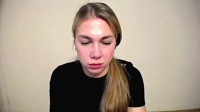 Snapshot of Sport_Tall_Doll chatting on April 2026 10:25:01 AM Sport Tall Doll online show from April 2026 10:25:01 AM