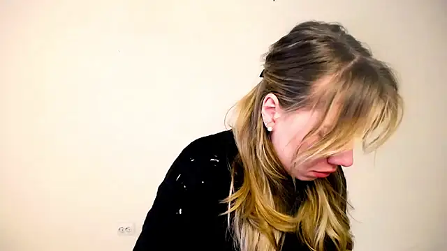 Snapshot of Sport_Tall_Doll chatting on April 2026 08:01:01 AM Sport Tall Doll online show from April 2026 08:01:01 AM