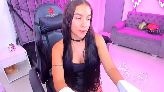 xiomara  cortes online show from October 2025 07:25:01 PM