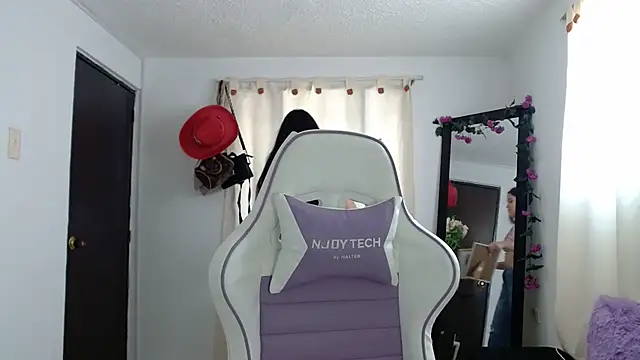 InocentHeaven1 online show from December 2024 01:07:02 PM