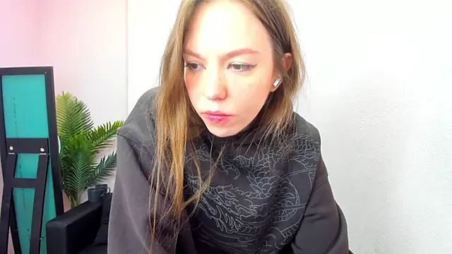 Persephoni online show from March 2025 01:40:02 PM