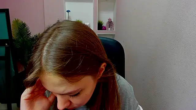 Persephoni online show from November 2025 01:28:01 PM