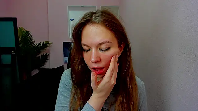 Persephoni online show from November 2025 04:45:02 AM