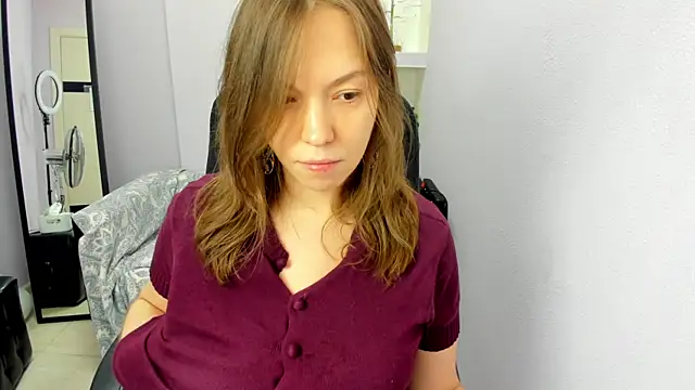 Snapshot of Persephoni chatting on March 2026 03:40:01 PM Persephoni online show from March 2026 03:40:01 PM