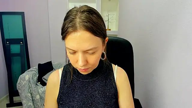 Snapshot of Persephoni chatting on March 2026 10:43:01 AM Persephoni online show from March 2026 10:43:01 AM