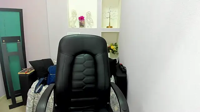 Snapshot of Persephoni chatting on March 2026 05:51:01 AM Persephoni online show from March 2026 05:51:01 AM