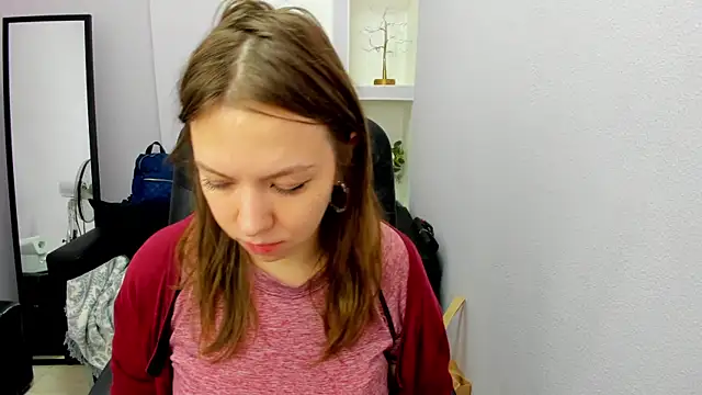 Snapshot of Persephoni chatting on April 2026 09:58:02 AM Persephoni online show from April 2026 09:58:02 AM