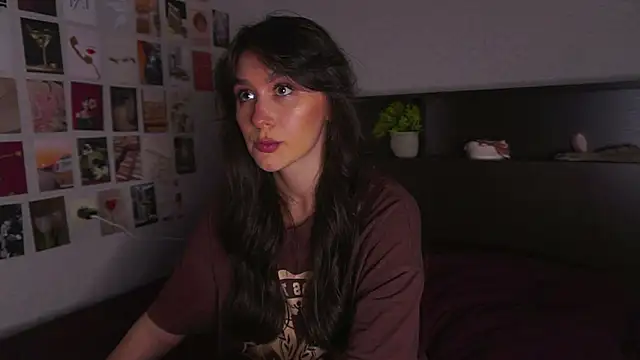 itssophiie online show from September 2025 02:39:02 PM