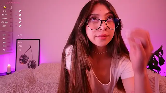 Snapshot of annie24_evans chatting on January 2025 12:14:02 AM annie24 evans online show from January 2025 12:14:02 AM