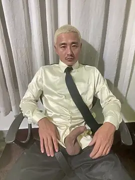 Snapshot of Satinshirt1992 chatting on March 2026 04:12:02 PM Satinshirt1992 online show from March 2026 04:12:02 PM