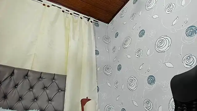 luna evaa online show from February 2025 05:37:01 PM