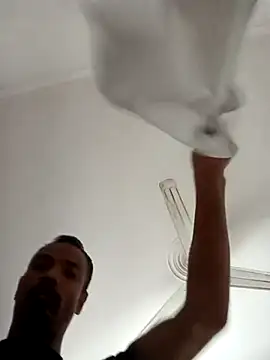 Snapshot of Lent_Medium chatting on April 2026 03:20:02 AM Lent Medium online show from April 2026 03:20:02 AM