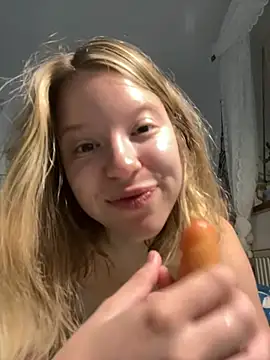 Snapshot of kimczii chatting on July 2026 06:16:02 AM kimczii online show from July 2026 06:16:02 AM
