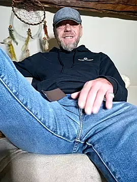 eddouxxx78 online show from October 2025 05:50:01 AM