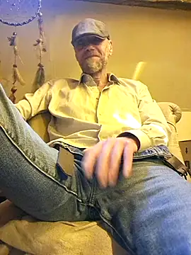 Snapshot of eddouxxx78 chatting on April 2026 01:41:01 PM eddouxxx78 online show from April 2026 01:41:01 PM