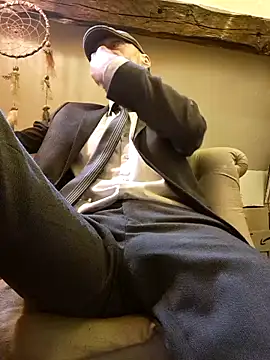 Snapshot of eddouxxx78 chatting on April 2026 04:04:01 PM eddouxxx78 online show from April 2026 04:04:01 PM