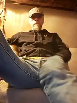 Snapshot of eddouxxx78 chatting on April 2026 05:08:02 AM eddouxxx78 online show from April 2026 05:08:02 AM