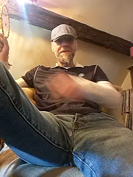 Snapshot of eddouxxx78 chatting on April 2026 07:00:01 AM eddouxxx78 online show from April 2026 07:00:01 AM