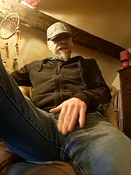 Snapshot of eddouxxx78 chatting on April 2026 07:01:01 AM eddouxxx78 online show from April 2026 07:01:01 AM