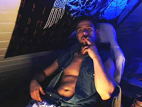 Snapshot of Youngtimer_1997 chatting on April 2026 02:11:02 AM Youngtimer 1997 online show from April 2026 02:11:02 AM