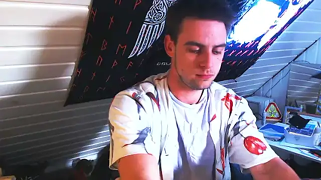 Snapshot of Youngtimer_1997 chatting on April 2026 07:22:01 AM Youngtimer 1997 online show from April 2026 07:22:01 AM