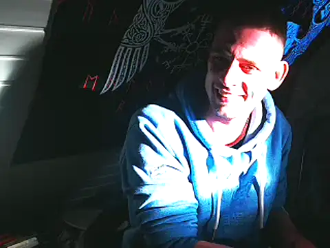 Snapshot of Youngtimer_1997 chatting on April 2026 05:19:01 AM Youngtimer 1997 online show from April 2026 05:19:01 AM