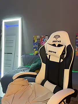 Snapshot of julia_fly chatting on February 2025 02:45:02 PM julia fly online show from February 2025 02:45:02 PM