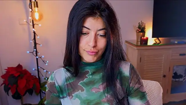 Snapshot of anabelcurvy chatting on December 2024 03:44:01 PM anabelcurvy online show from December 2024 03:44:01 PM
