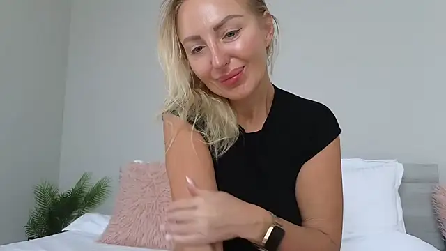 Snapshot of Allys chatting on September 2025 04:45:02 AM Allys online show from September 2025 04:45:02 AM