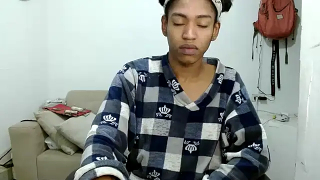 angelamarie1 online show from November 2025 01:51:02 AM