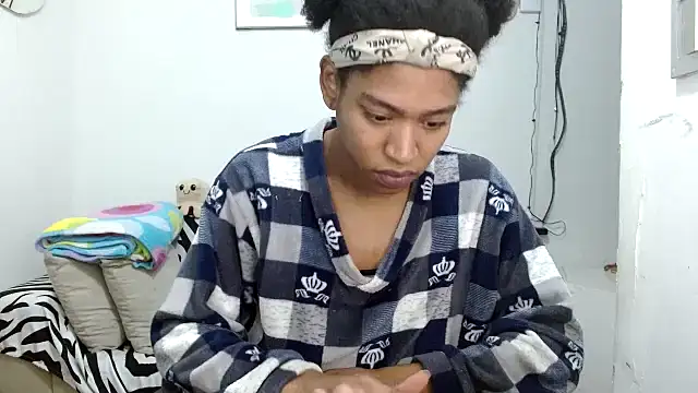 angelamarie1 online show from February 2026 12:25:01 AM