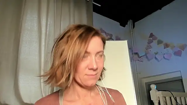 Lola Belgium online show from February 2025 02:44:02 PM